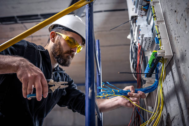 Best Commercial Electrician Services  in Elma, WA